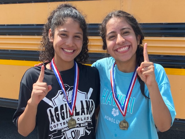 High School Girls begin season with a 1st place win