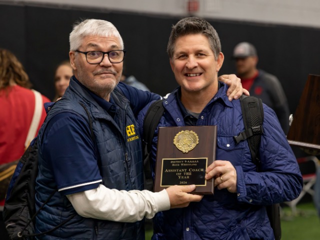 Lady Scots Cross Country Team Competes at Jesuit XC Classic