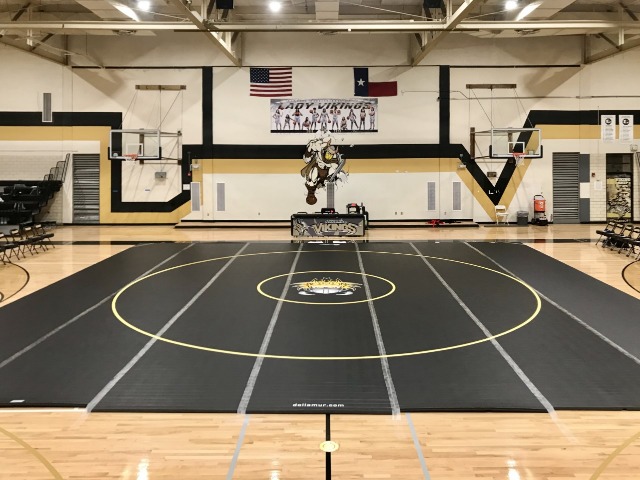 Wrestling Spotlight: Seniors Shine on Senior Night