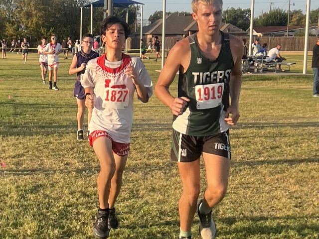 Lone Oak shows out at Kaufman Invitational