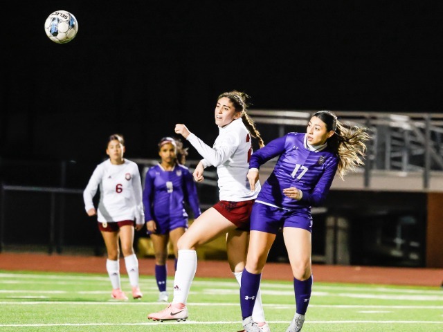 Rough Rider Tennis clinches a win against Seguin in non-district play