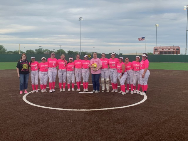 Saginaw's Pink Out game honors cancer fighters and survivors