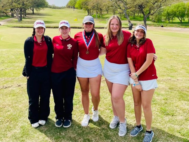 Rough Rider Golf competes at District; Grace Burland advances to Regionals