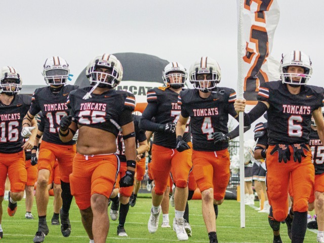 Tomcats Dominate Homecoming, Move to 4-0 with 44-14 Win