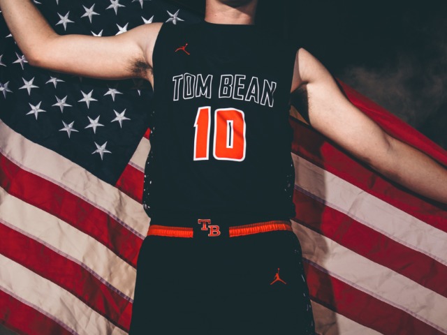 Tomcats Continue to Rise to the Occasion