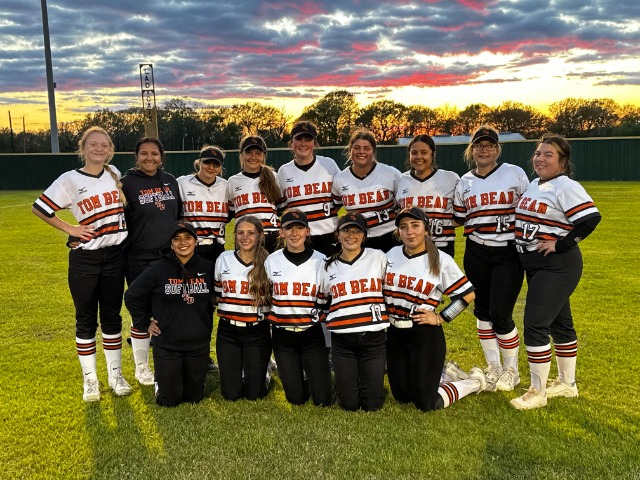 Lady Cats Victorious in Bi-District Matchup