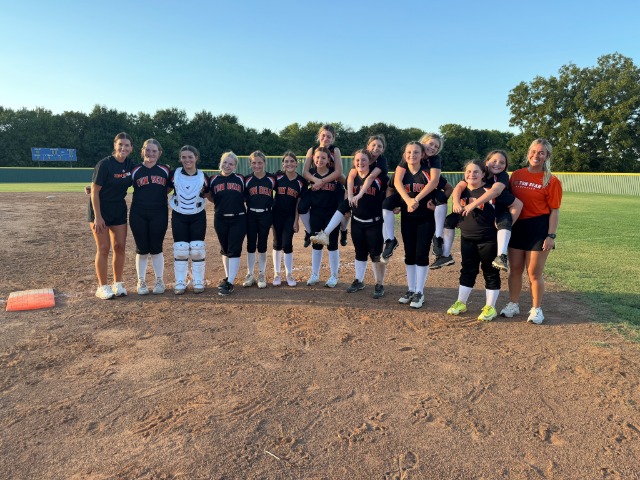 Junior High Softball Finishes at the Top!