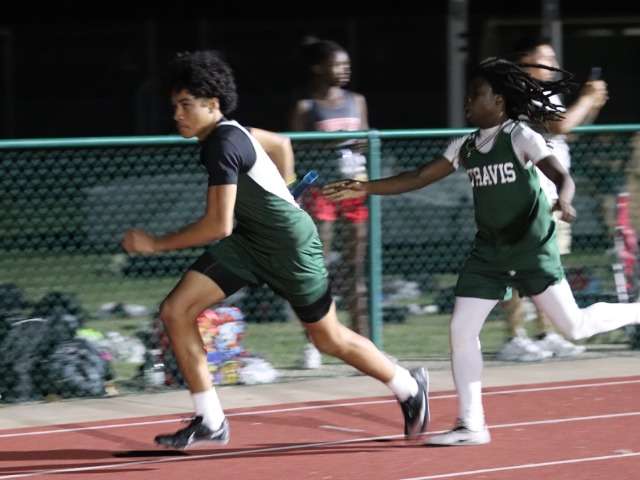 Mustangs 8th Grade Show Speed and Grit at Academy Bumblebee Relays
