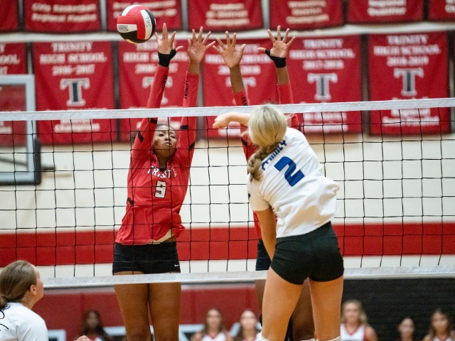 Lady Roo Volleyball Wins in Five