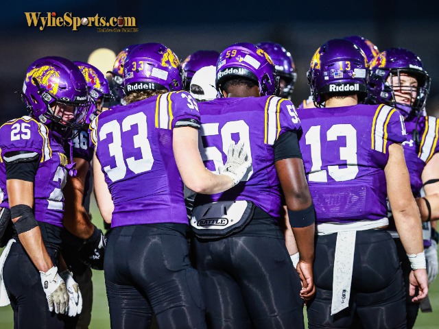 Dawgs Open District Against New District Foe