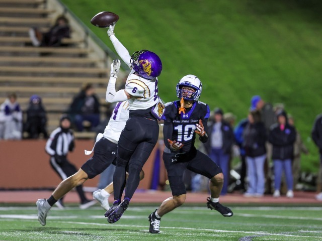 Bulldogs Play Great Defense