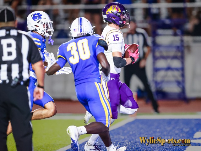 Total Team Effort: Bulldogs Take Down Frenship