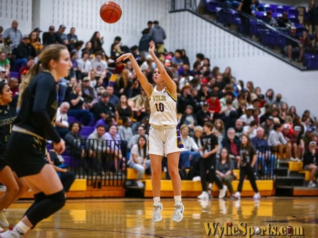 Bulldog Hoops Sweep Abilene High