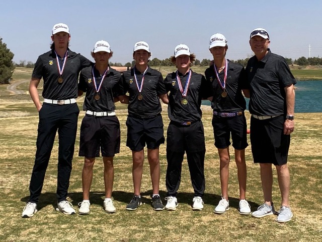 WHS Boys Golf Places Third at District Tournament