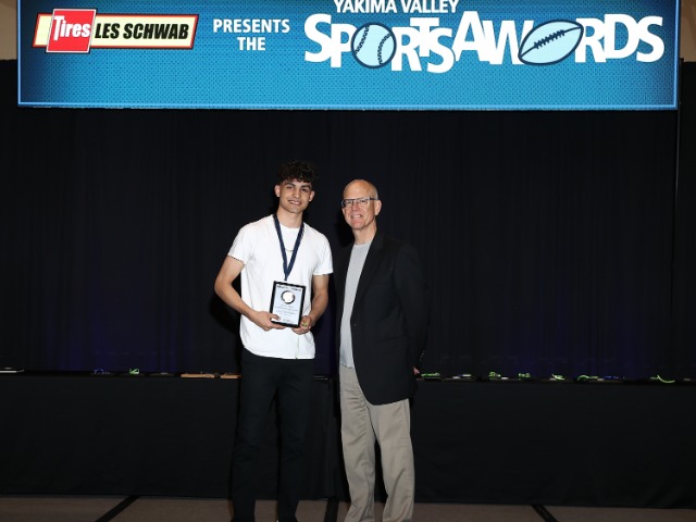 Cesar Hernandez named Winter Athlete of the Year at Yakima Valley Sports Awards
