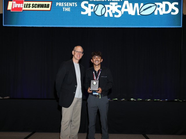 Edwin Diaz named Spring Athlete of the Year at Yakima Valley Sports Awards