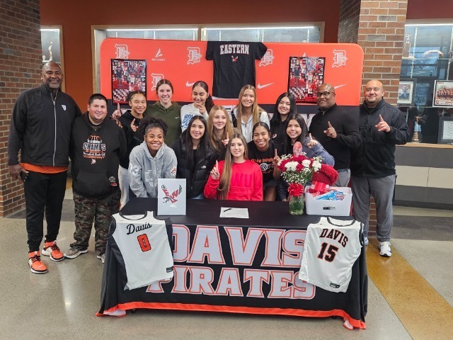 DEETS SIGNS WITH EASTERN WASHINGTON UNIVERSITY!!