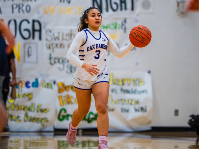Girls Varsity Basketball Wins Big at Home In First Home Game 