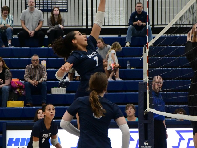 With High Expectations, Raider Volleyball Leans on Experienced Core