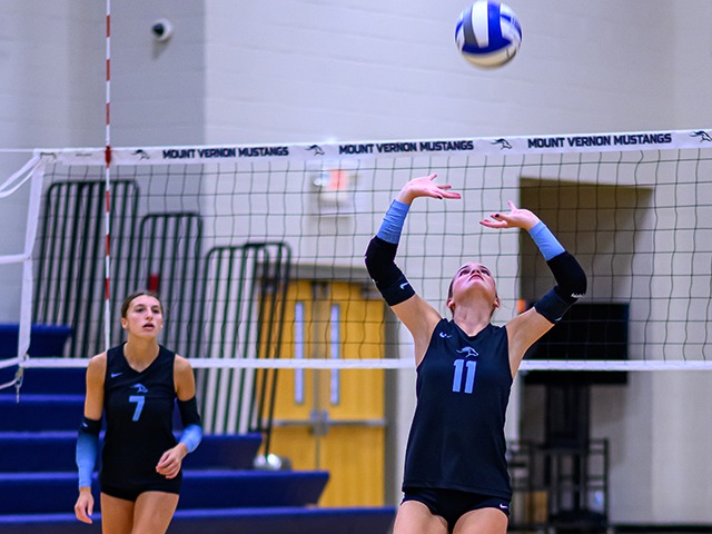 Varsity Volleyball Earns Region Wins Over Mt. Bethel and Weber