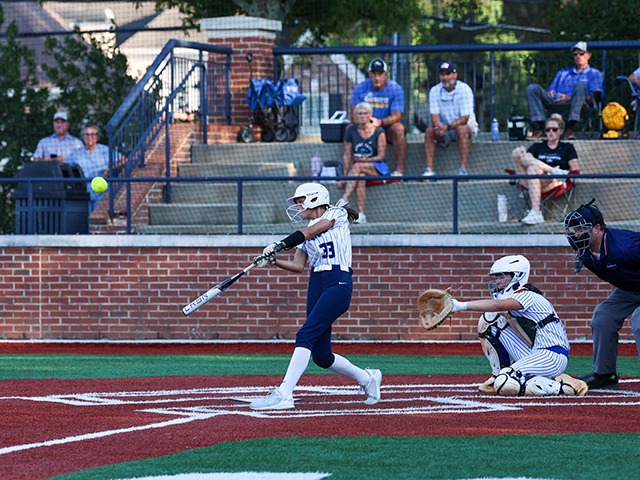 Varsity Softball Picks Up Wins Over Blessed Trinity and Temple High School