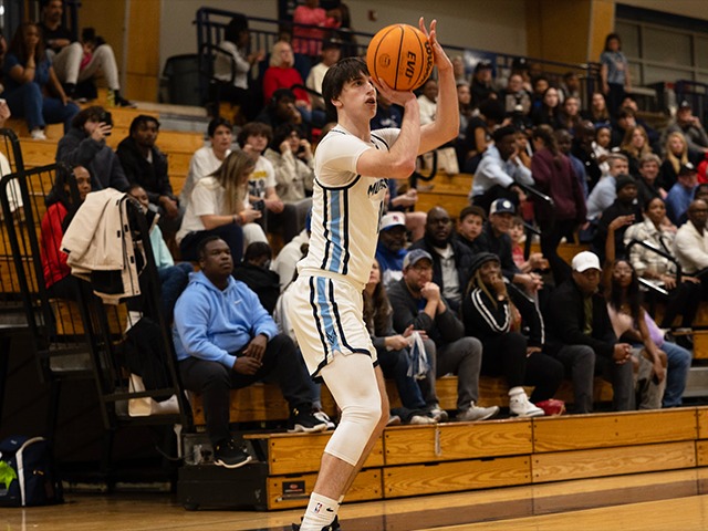 Offensive Outbreak Sends Mustangs to Sweet 16 after 104-47 Victory Over Coosa Eagles