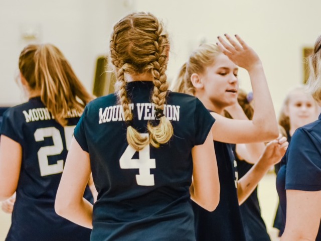 Middle School White Volleyball Takes Home Metro-10 Championship