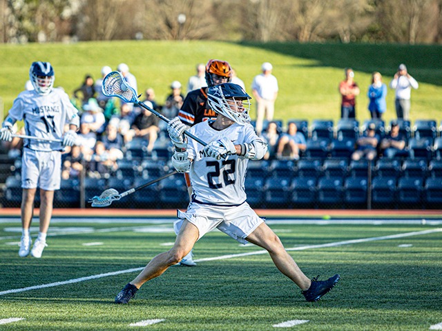 Mustangs Sweep King's Ridge Tigers on Senior Day