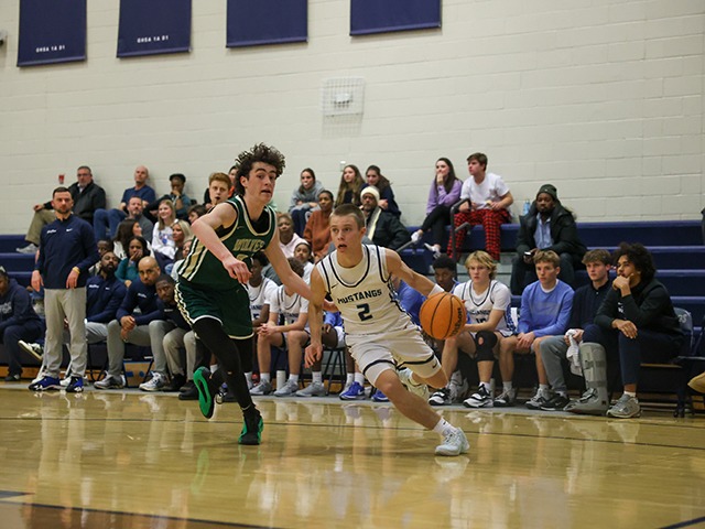 Boys Basketball Posts Fifth Straight Win with 65-62 Victory at Landmark