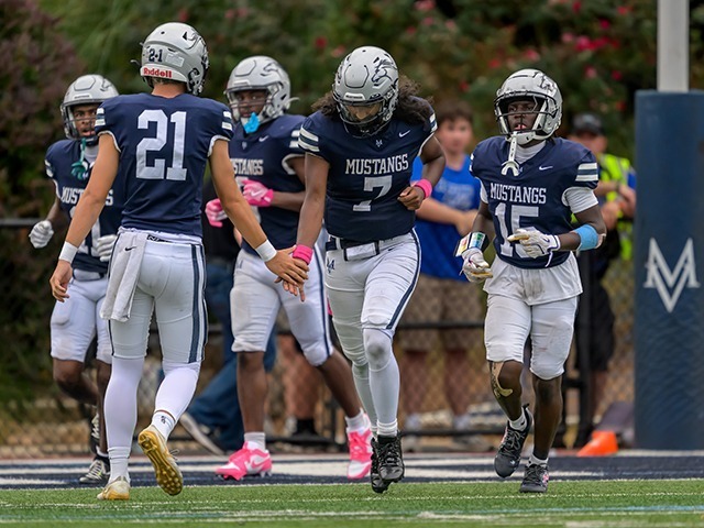 Varsity Football Records Fourth Straight Win with Victory at Walker, 37-7