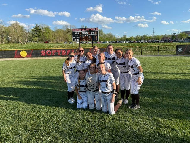 Boys Volleyball falls in three sets to Fenwick