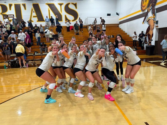 Girls Volleyball begins the season 2-0 with wins over Seven Hills and MVCA
