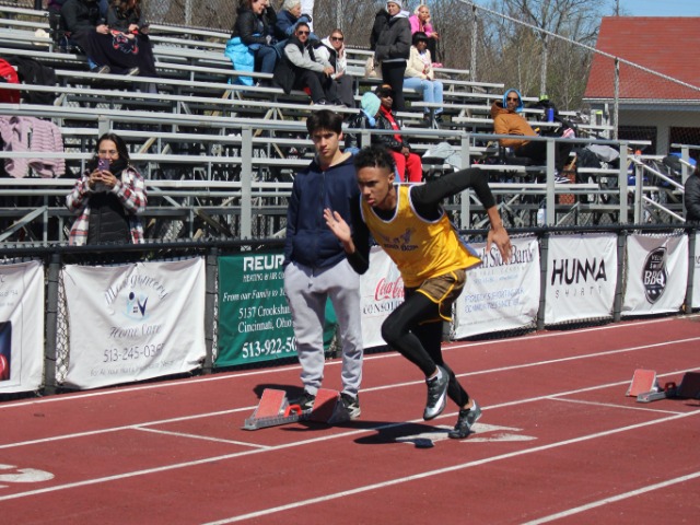 Roger Bacon Boys Track places 3rd, Girls 8th at Taylor Invite
