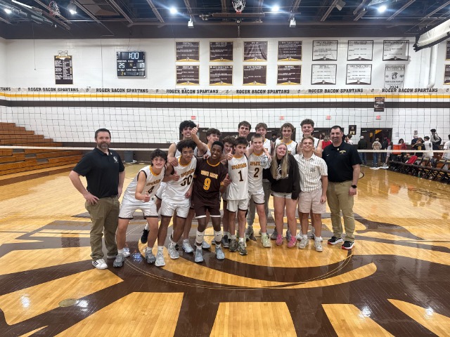 Boys Volleyball defeats Lakota West in four sets