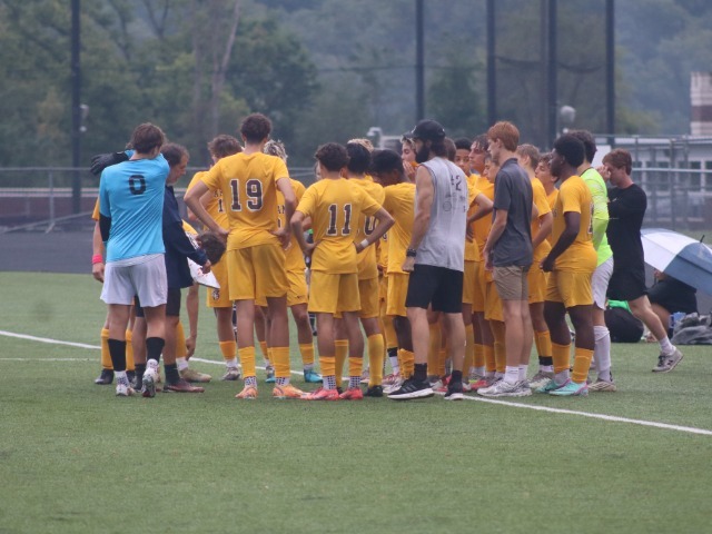 Boys Soccer falls to Summit 3-1
