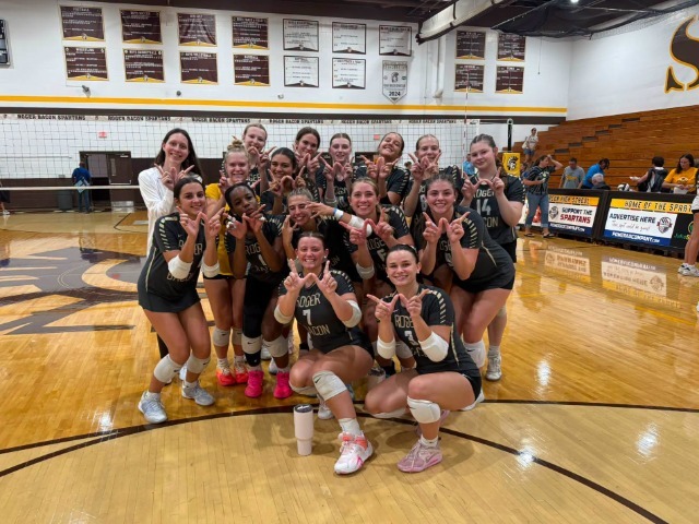 Girls Volleyball sweeps Cincinnati Christian