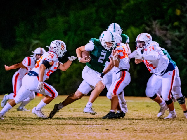 Football Battles Through Injuries, Celebrates Seniors 