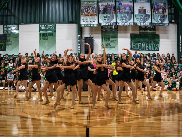 Lady Bellas Perform at State This Saturday