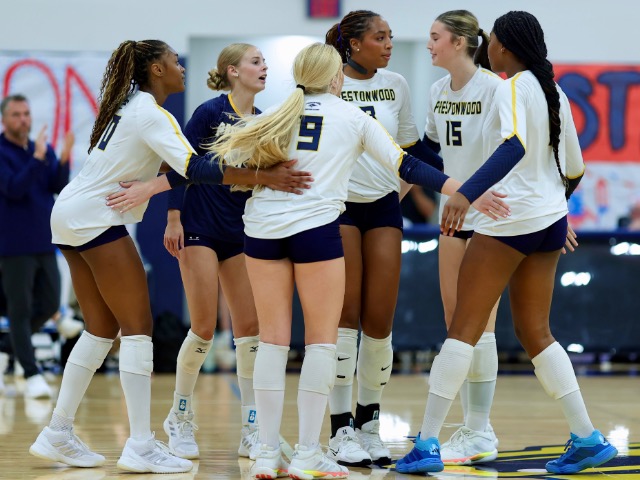 Lions Storm Past Liberty Christian in a Dominate Sweep