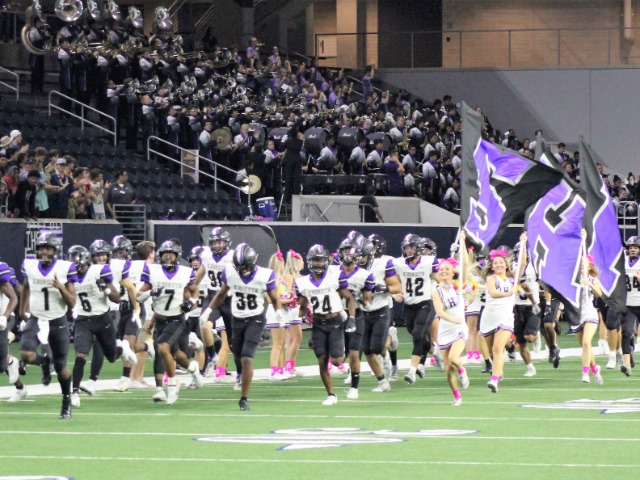Independence Football Teams Opens Playoffs With Win Over Timberview