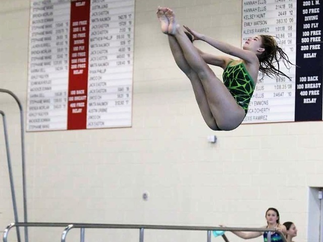Sophomore Diver Julia Anderson Breaks School Record