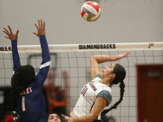 Pioneer efficient, effective in district-opening sweep of Vela