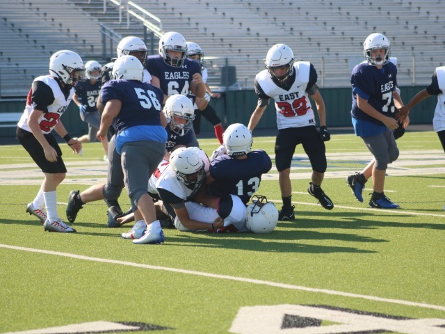 8th Grade Broncos Compete in Dog Fight vs Indian Springs