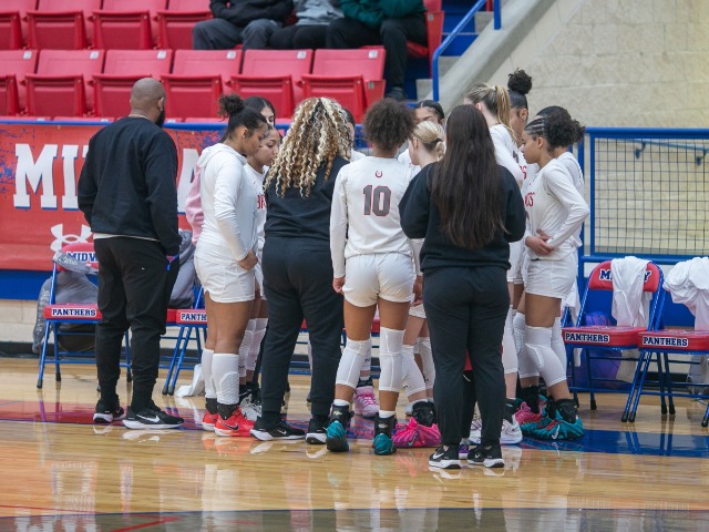 Lady Broncos Show Grit at MT Rice Tournament, Improve to 22-1