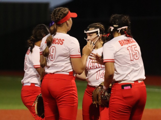 Varsity Softball Defeats Ellison to Stay Undefeated in District Play