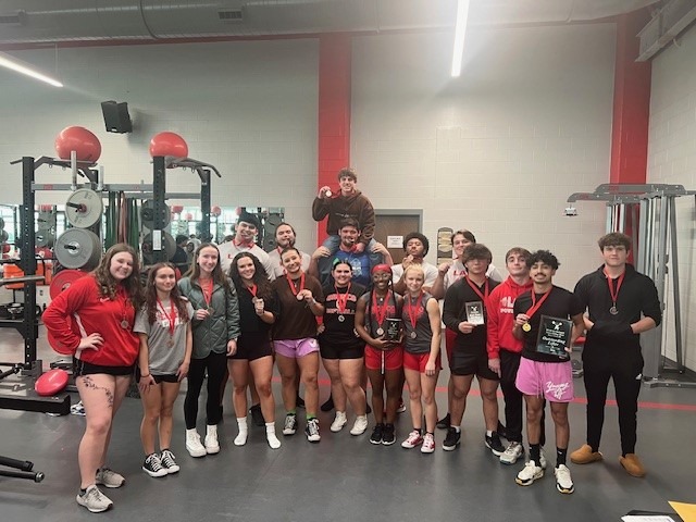 Girls Powerlifting Competes in 1st Meet of the Year