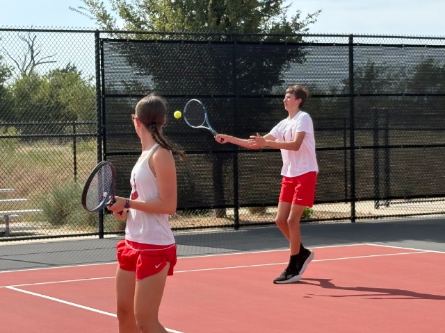 Bronco Varsity Tennis Dominates Belton High School 15-4
