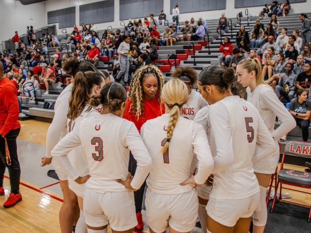 Freshman Red Volleyball Dominate Belton, Extend District Winning Streak