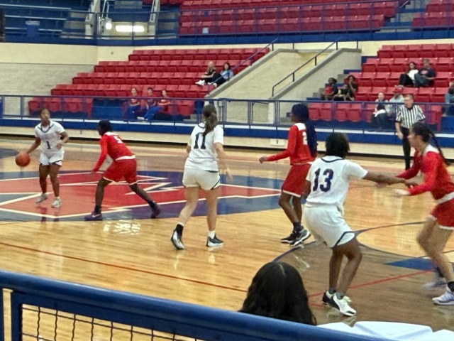 Freshman Red Volleyball Dominate Belton, Extend District Winning Streak