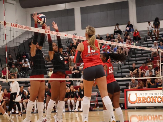 Lake Belton Broncos Battle Leander Lions in Five-Set Thriller